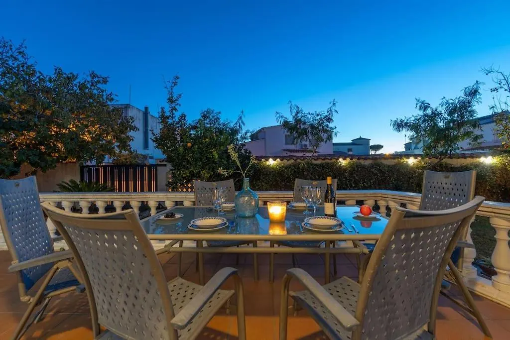 Villa Sm21-Gran Casa De Vacaciones En La Playa, 4 Habitaciones, Climatizada, Piscina, Barbacoa Y Wifi Ampuriabrava